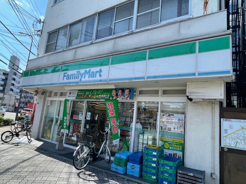 ファミリーマート大東町2丁目(コンビニ)まで120m プレジオ城北