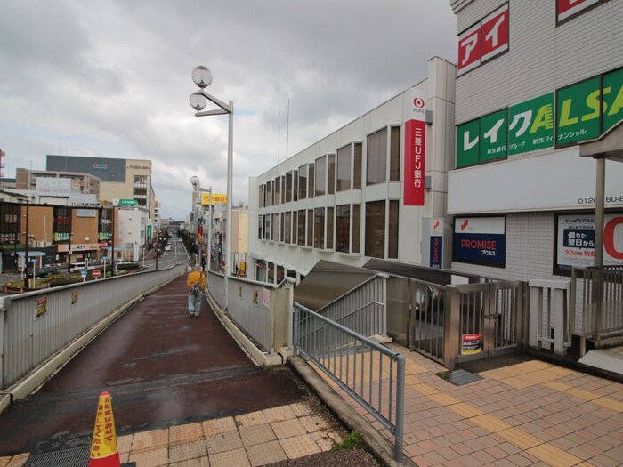 UFJ銀行(銀行)まで1000m トモエハイツ５号館