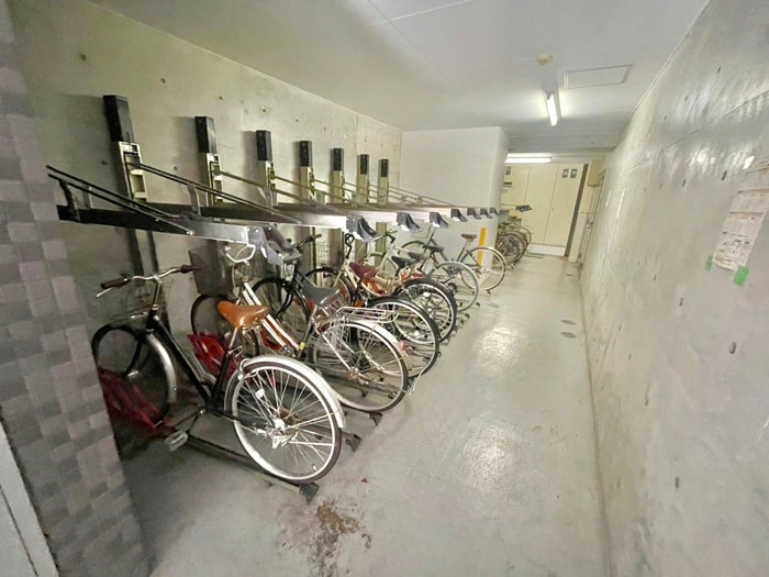 駐輪場 カ－サ－リック同心