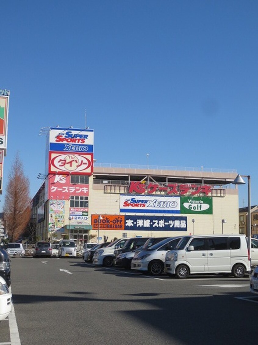 ジャガーイースト(ショッピングセンター/アウトレットモール)まで633m サンパティ－ク清隆