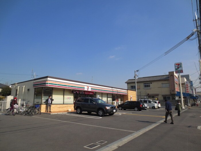 セブンイレブン枚方樟葉朝日三丁目店(コンビニ)まで407m ラメール佐野