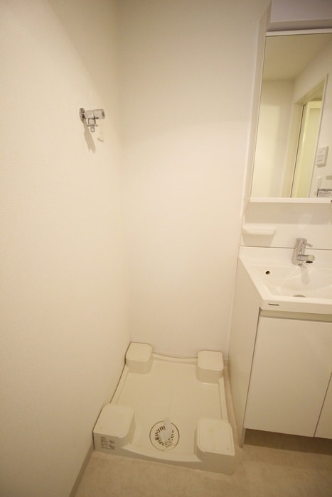 洗濯機置場 ﾚｵﾝｺﾝﾌｫｰﾄ難波ﾌﾞﾗﾝ(1203)