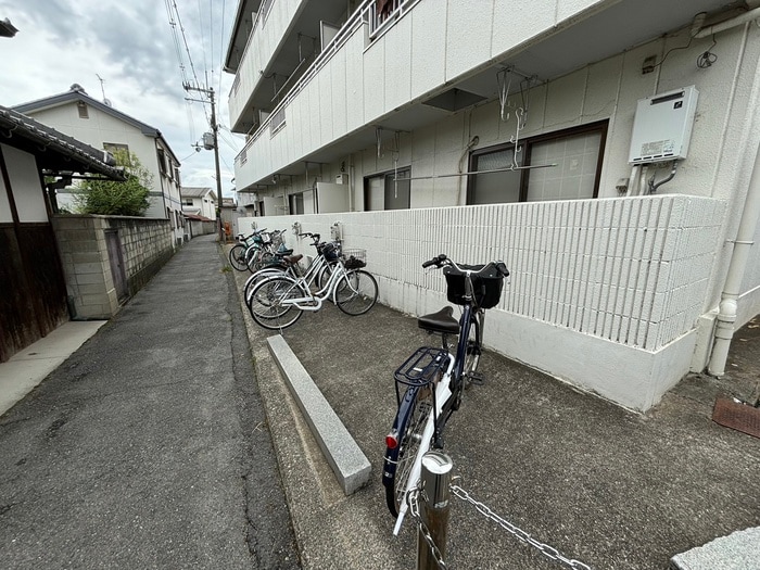 駐輪場 ハイツ中西