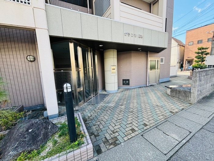 エントランス部分 グランツ岡本