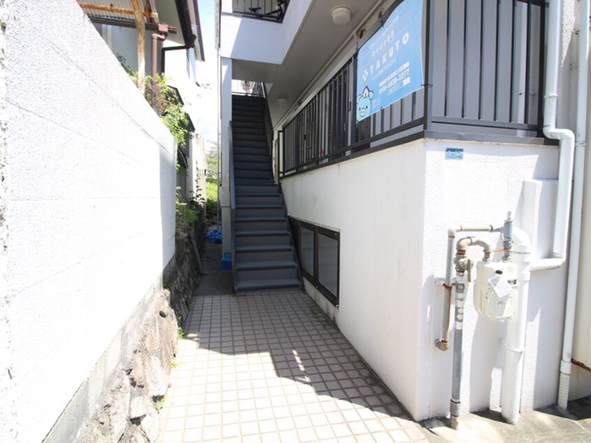 エントランス部分 パイン箕面