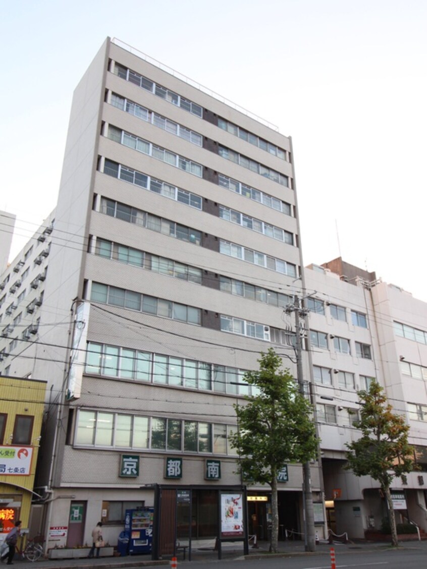 京都南病院(病院)まで160m コンソナンス西紀