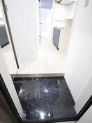 玄関 ｴﾇｴﾑｽﾜｻﾝﾄﾄﾞｩｰｽﾞﾉｰｽ