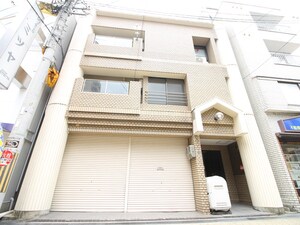 ファミール朝田