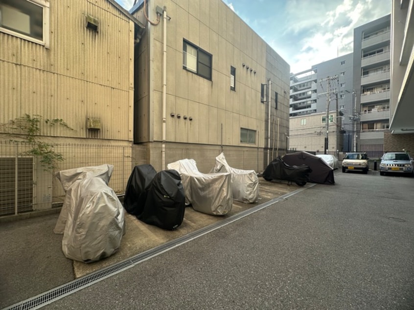 バイク置き場 ドライバウム江坂