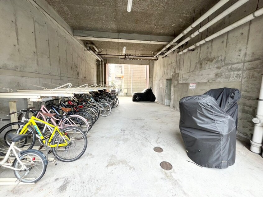 駐輪場 サンロワール江坂