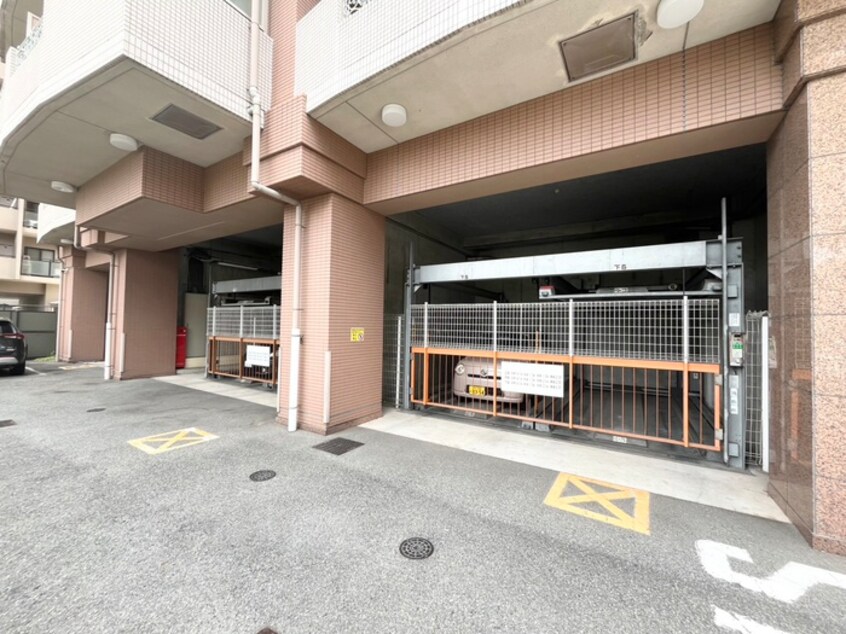 駐車場 サンロワール江坂