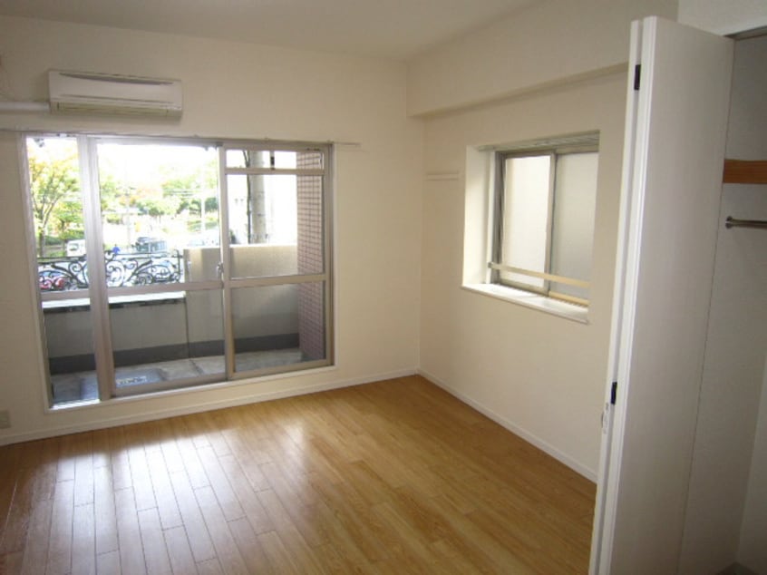 居室 サンロワール江坂