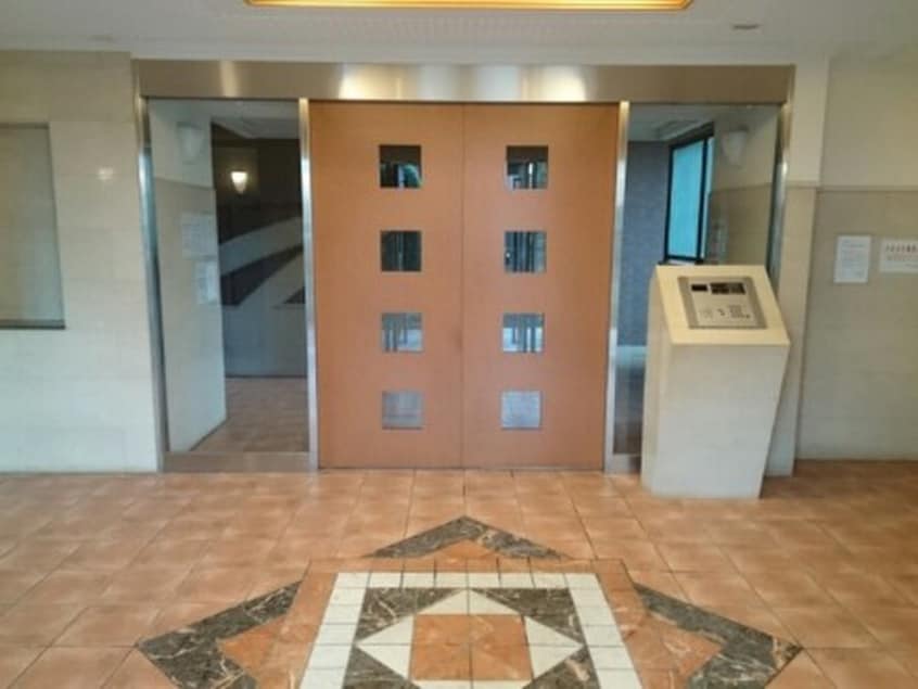 エントランス部分 メルヴェイユ－山本