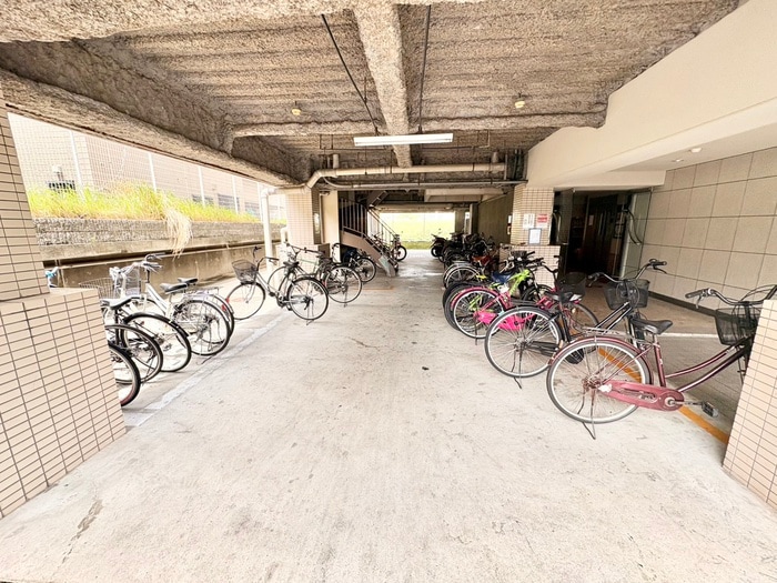 駐輪場 メイワハイツ南江口