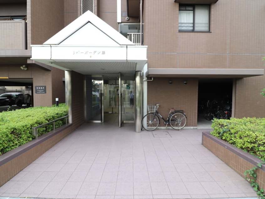 エントランス部分 リバーガーデン藤