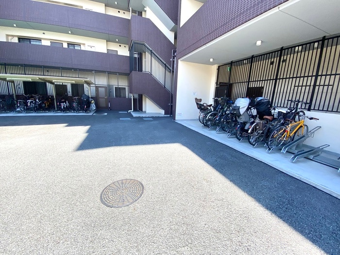 駐輪場 スプランディッド西宮北口