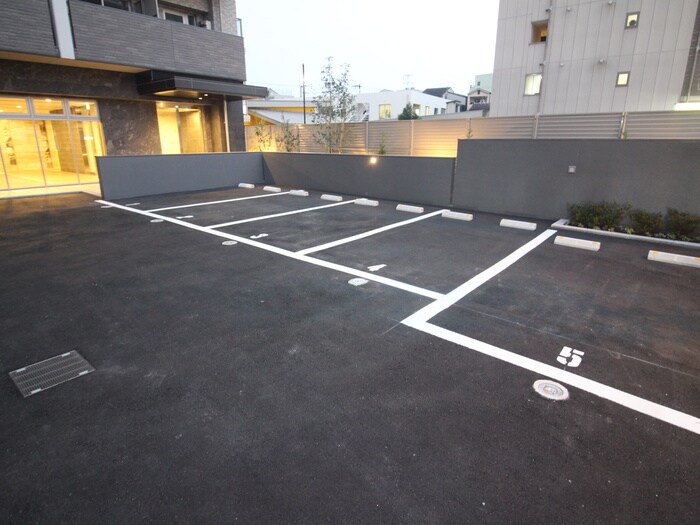 駐車場 ｴｽﾘｰﾄﾞﾚｼﾞﾃﾞﾝｽ大阪WEST