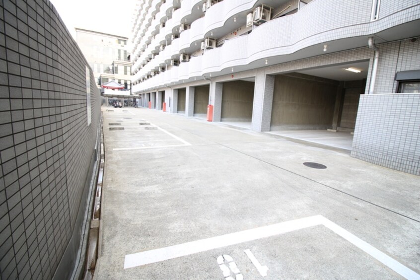 駐車場 ﾉﾙﾃﾞﾝﾊｲﾑﾘﾊﾞ-ｻｲﾄﾞ天神橋A棟
