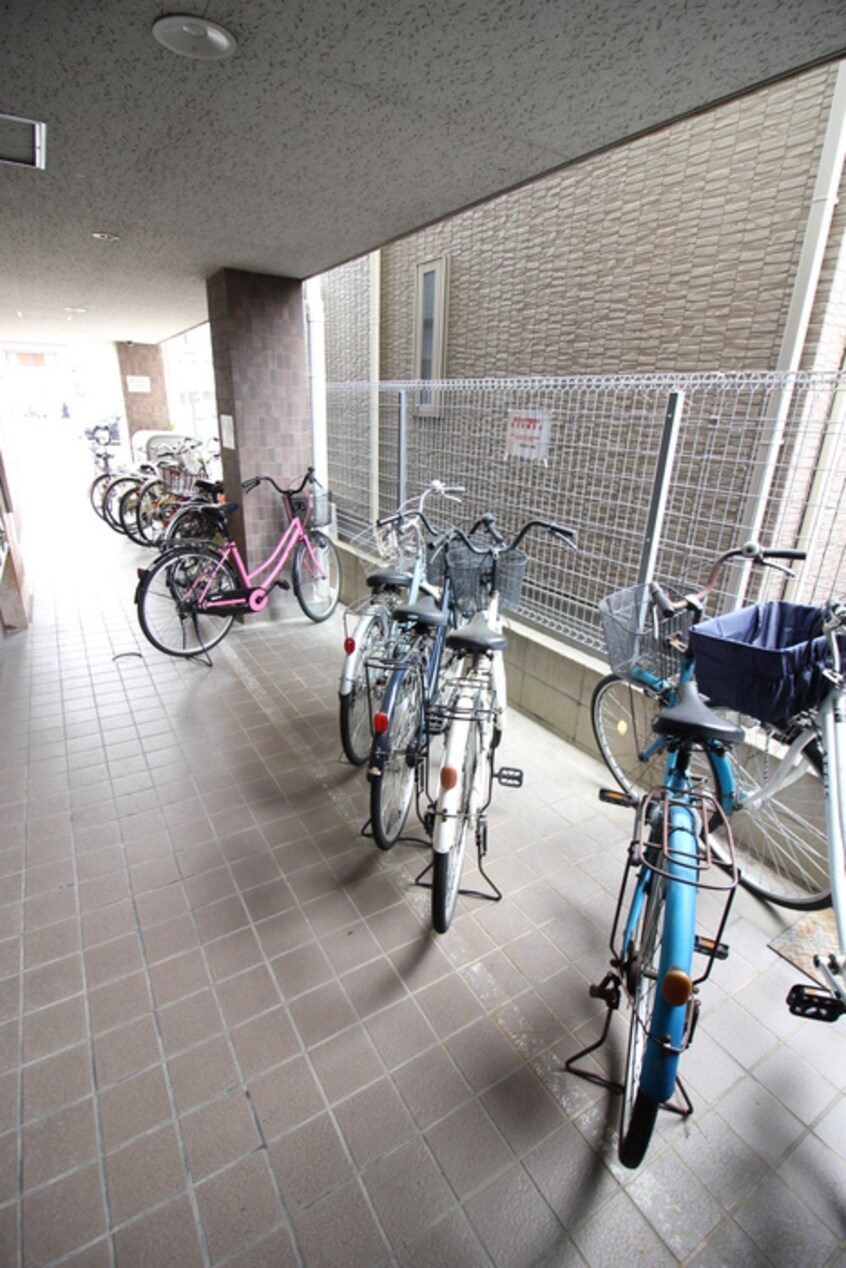 バイク置き場 サンティール太子橋駅前