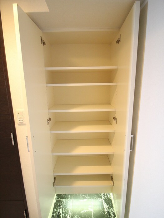 靴箱 エスティメゾン京橋