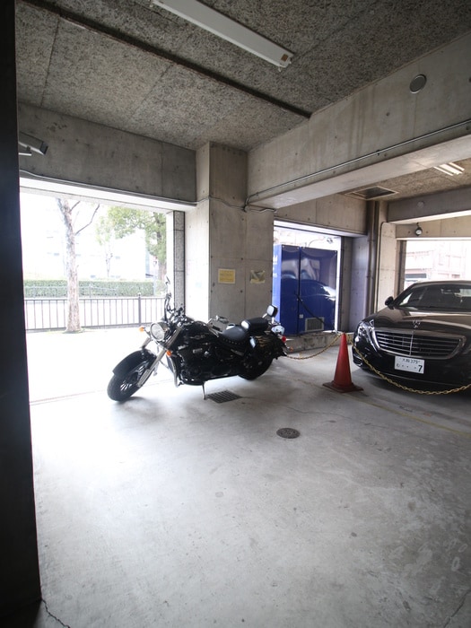 バイク置き場 Ｗｉｎ　Ｒｏａｄ　Ｅｓａｋａ