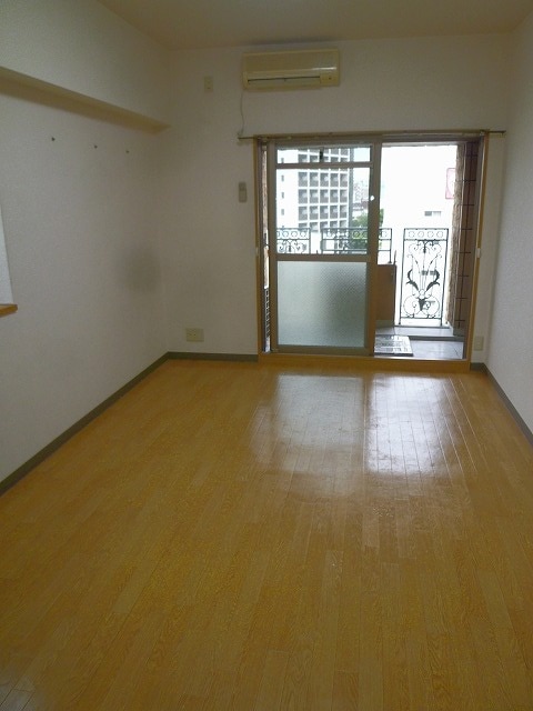 居室 Ｗｉｎ　Ｒｏａｄ　Ｅｓａｋａ