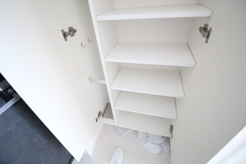 靴箱 ｴｽﾘｰﾄﾞﾚｼﾞﾃﾞﾝｽ神戸兵庫駅前(804)