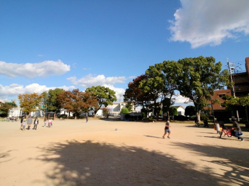 石橋公園(公園)まで67m センチュリ－ショウエイⅠ