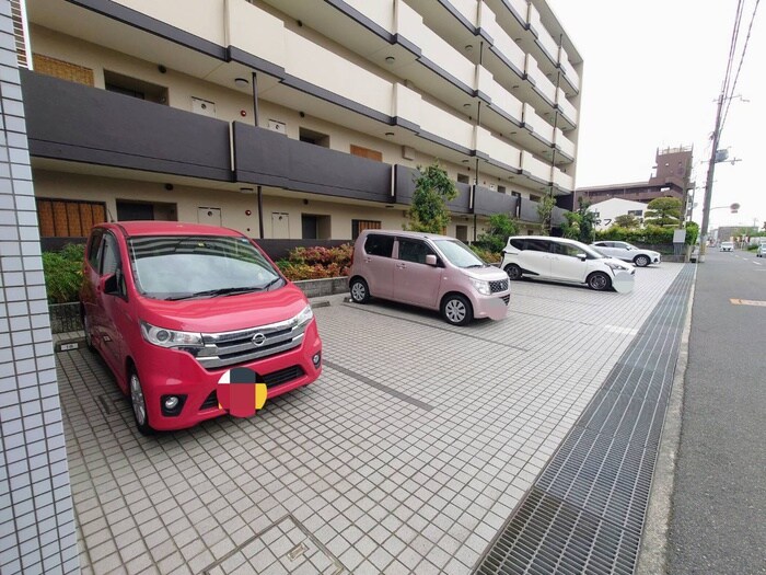 駐車場 キッツスクエア