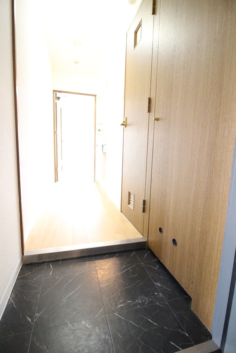 玄関 ホワイエ阪南