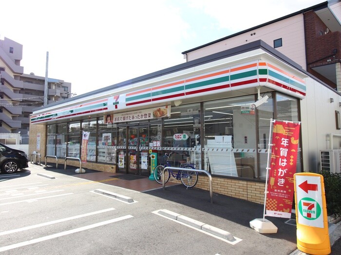 セブンイレブン(コンビニ)まで150m アザレア深江橋
