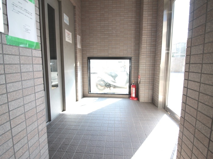 エントランス部分 吉鴻ハイネス３