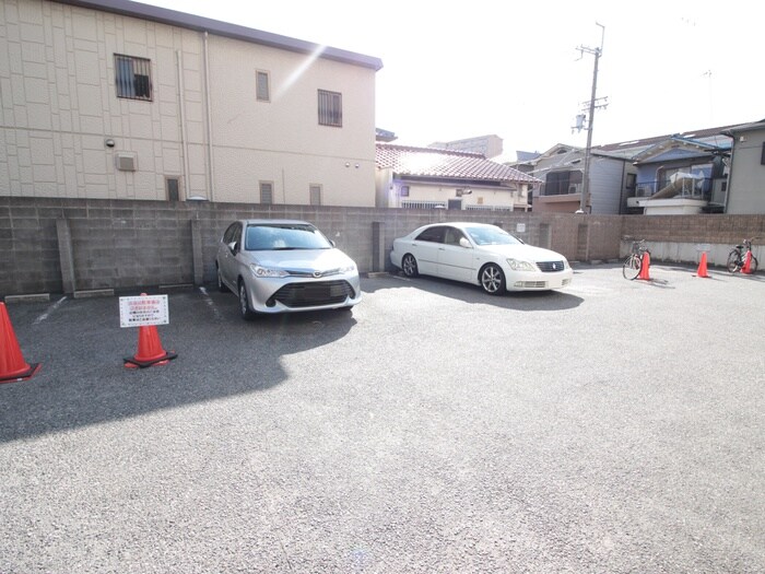 駐車場 吉鴻ハイネス３