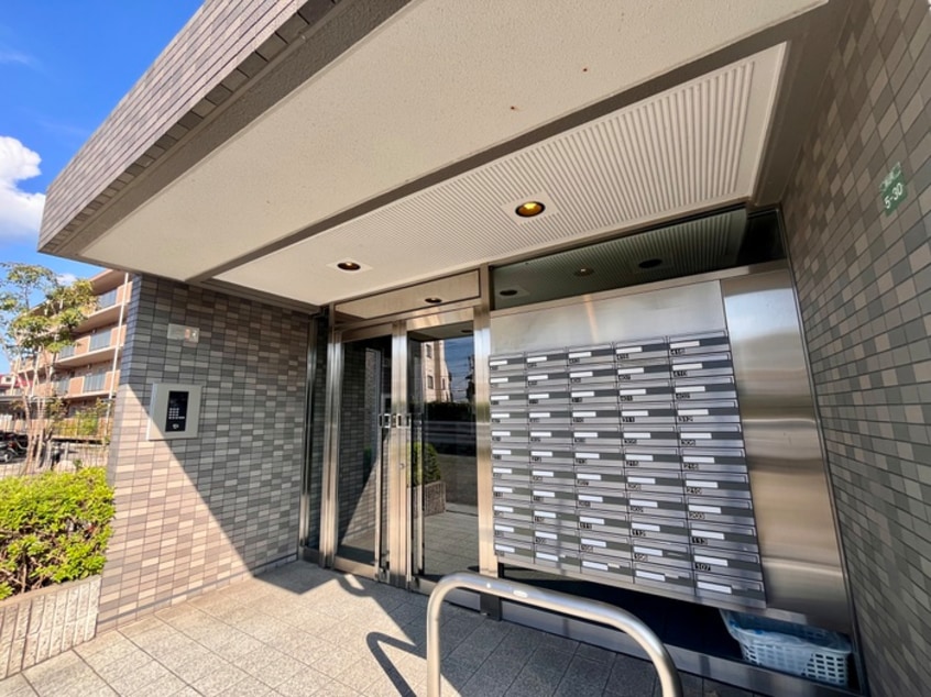 エントランス部分 クレセントヒル・イ－スト