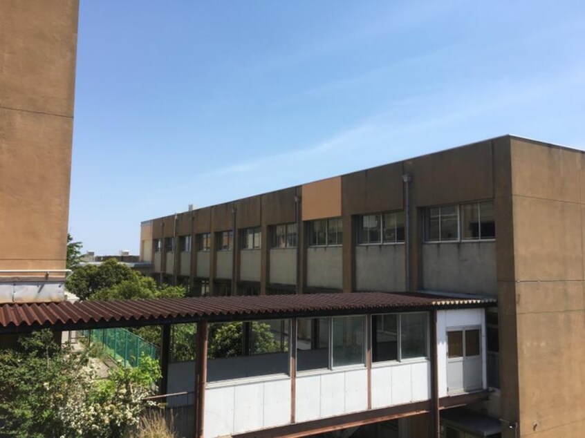 西宮市立苦楽園中学校(中学校/中等教育学校)まで1560m シェリール苦楽園Ⅰ