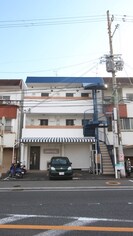 EAST BEACH 壱番館の外観