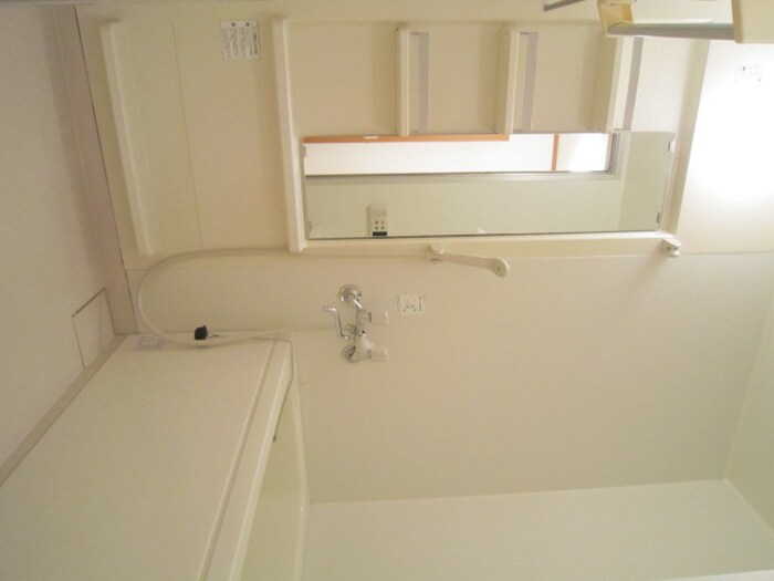 バス／シャワールーム等 へ－ベルヒルズ西向日