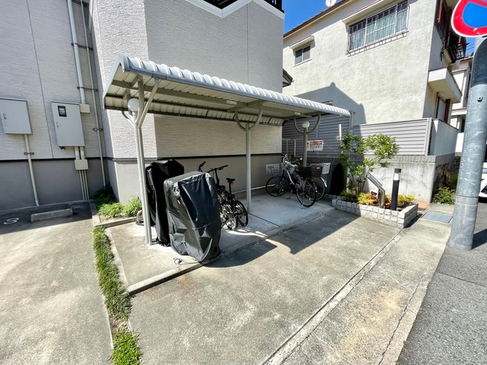 駐輪場 エイト岡本