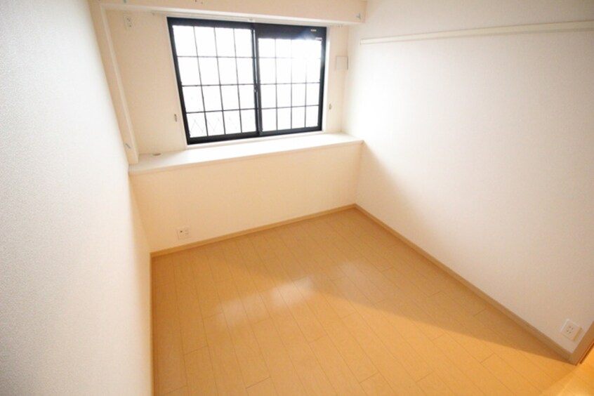 居室 エイト岡本