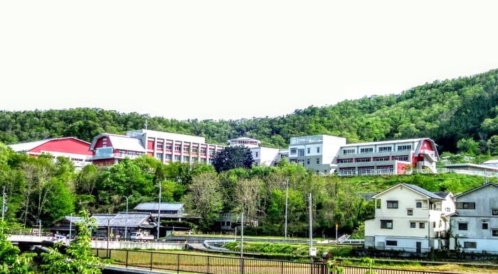 能勢町立能勢中学校(中学校/中等教育学校)まで7600m 能勢町宿野貸家