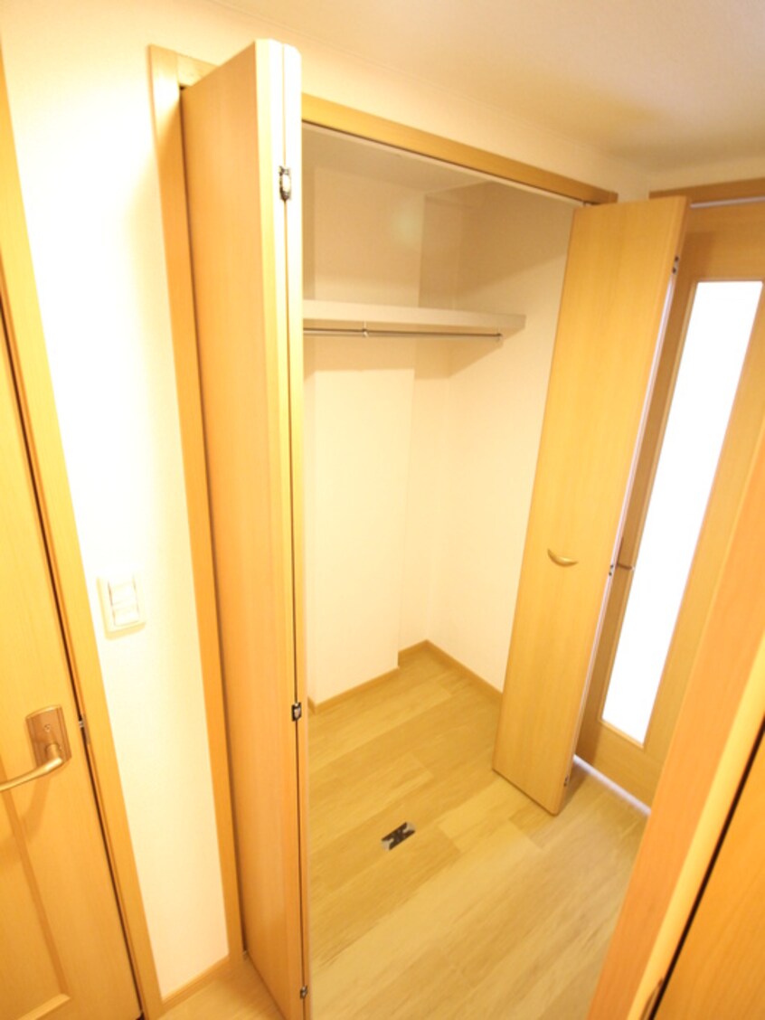 収納 ラフィ－ネ南広