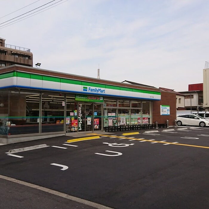 ファミリーマート 生江三丁目店(コンビニ)まで150m ルミエール中宮