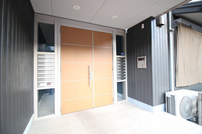 エントランス部分 メゾン・ファミール