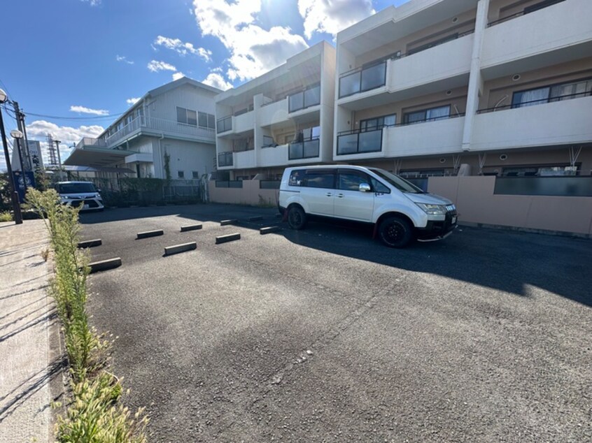 駐車場 デイグラン茨木