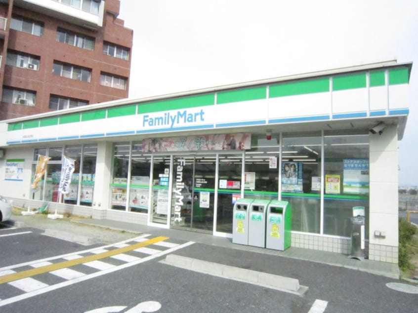 ファミリーマート(コンビニ)まで840m ステッラⅢ