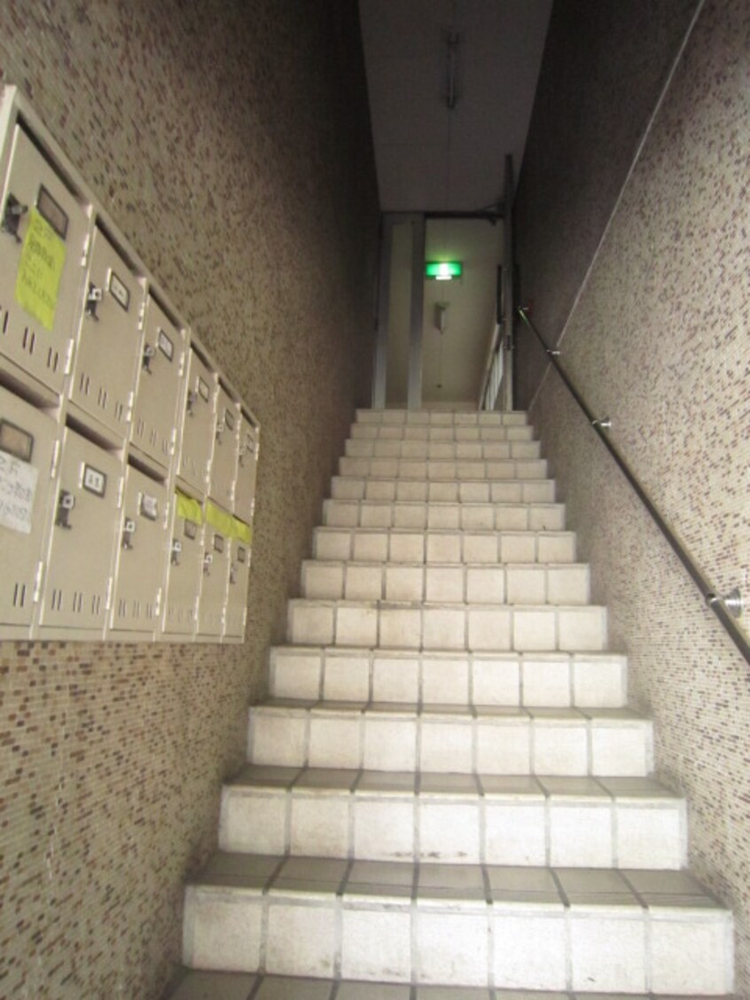 エントランス部分 室町マンション