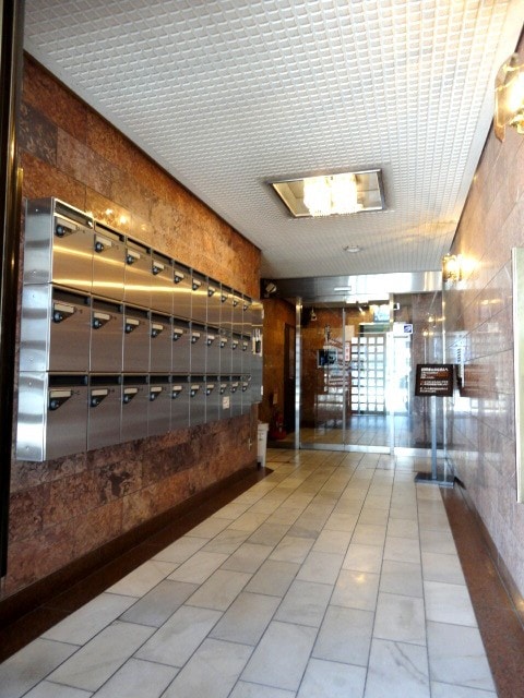 エントランス部分 難波ロイヤルハイツ