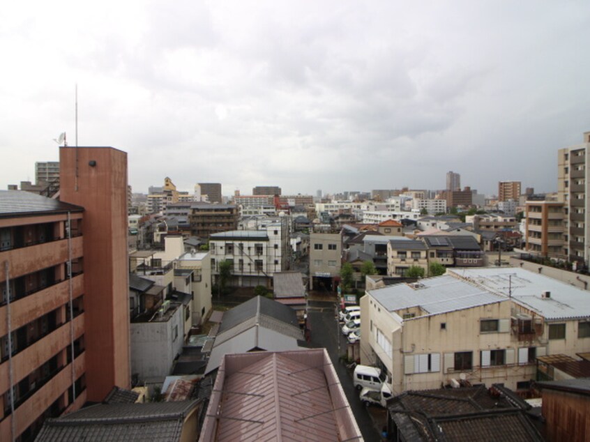 室内からの展望 Ｄ．Ｇ．ＣＯＵＲＴ