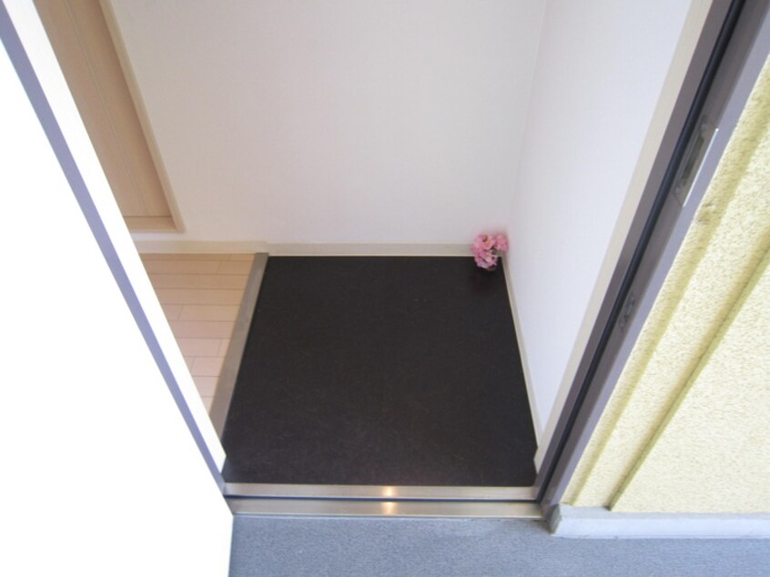 玄関 Ｄ．Ｇ．ＣＯＵＲＴ