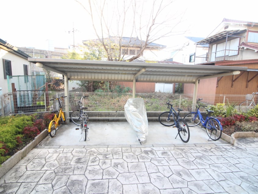 駐輪場 アイビーコート山崎